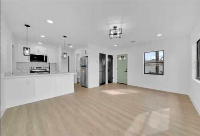 Photo - 3031 28th St N