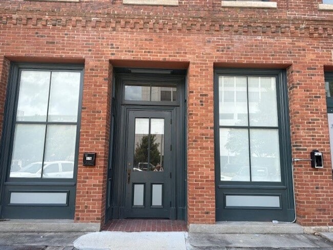 Building Photo - 576 Mulberry St Rental