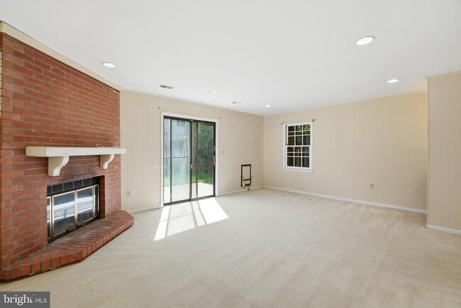 Photo - 6012 Crown Royal Cir