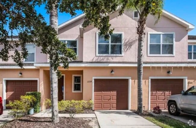 Building Photo - Modern 3 Bedroom 2.5 Bath in Gibsonton Rental