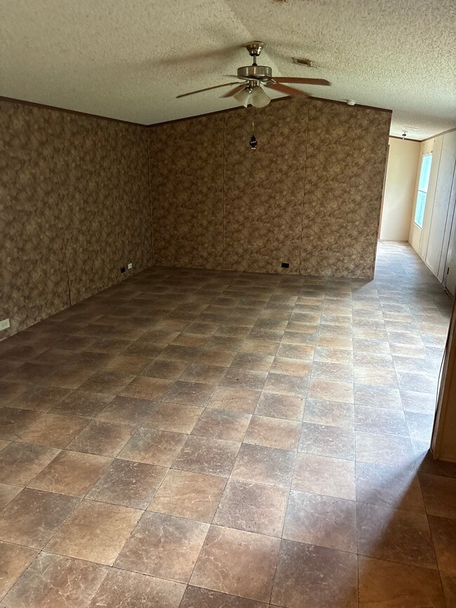 Photo - 407 E Main St