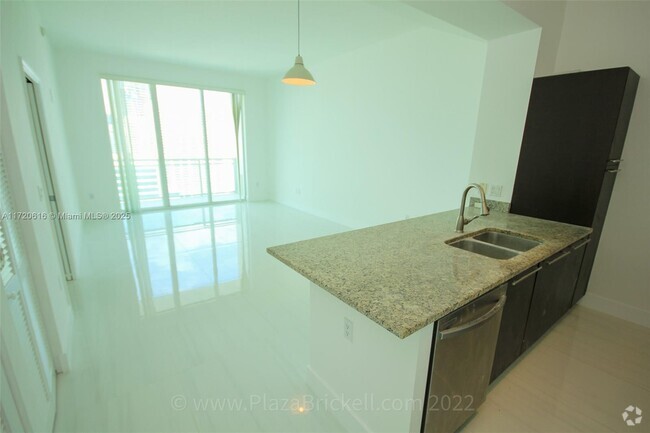 Building Photo - 950 Brickell Bay Dr Unit 4802 Rental