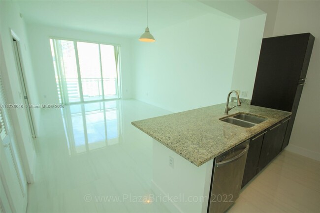 Photo - 950 Brickell Bay Dr Condominio Unidad 4802