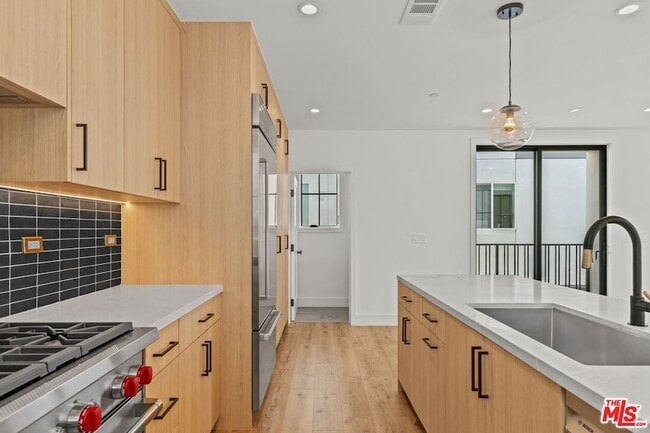 Photo - 14535 Killion St