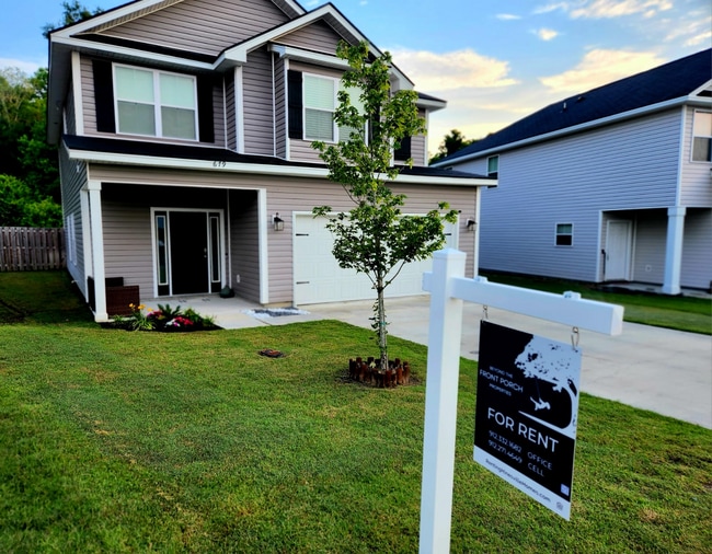 Building Photo - 679 Fairview Cir