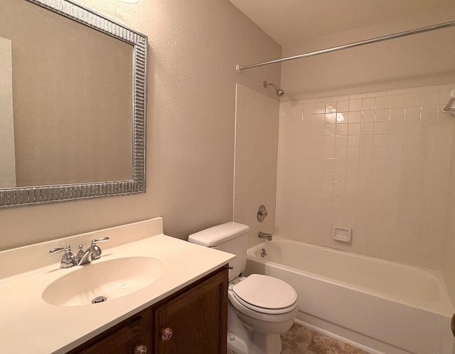 Photo - 6140 Gray Gate Ln Unidad E