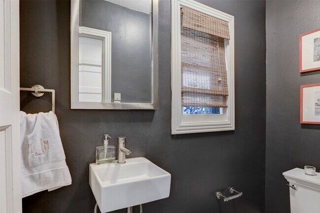 Photo - 1802 Lexington St