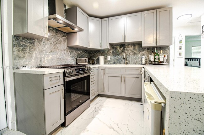Building Photo - 5601 SW 38th St Rental