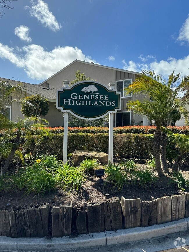 Building Photo - UTC 3 BED/1.5 BA TWO STORY CONDO IS MOVE I...