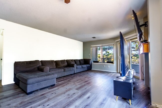 Photo - Beautiful condo on Iguana for rent