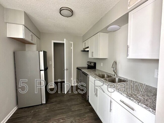 Photo - 308 Prince Ave