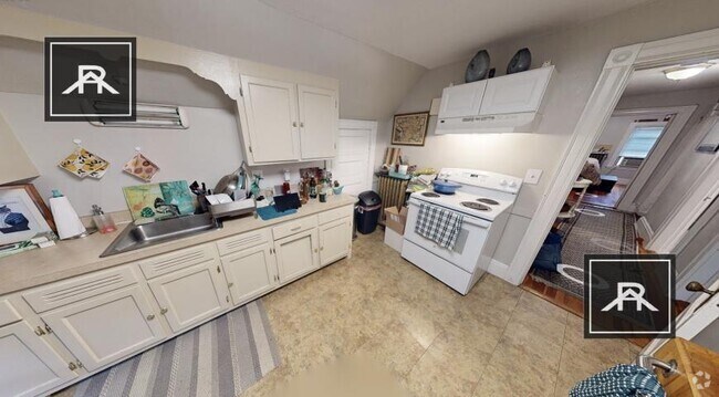 Building Photo - 2 bedroom in Newton MA 02461 Unit 3 Rental