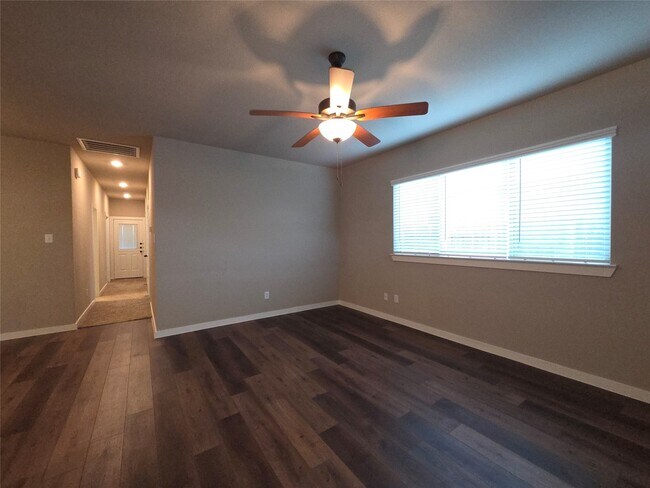 Photo - 9740 Grosbeak Ln