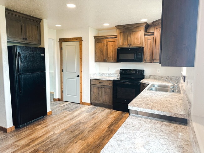 3 Bedroom, 1 Bathroom Lower Level Duplex