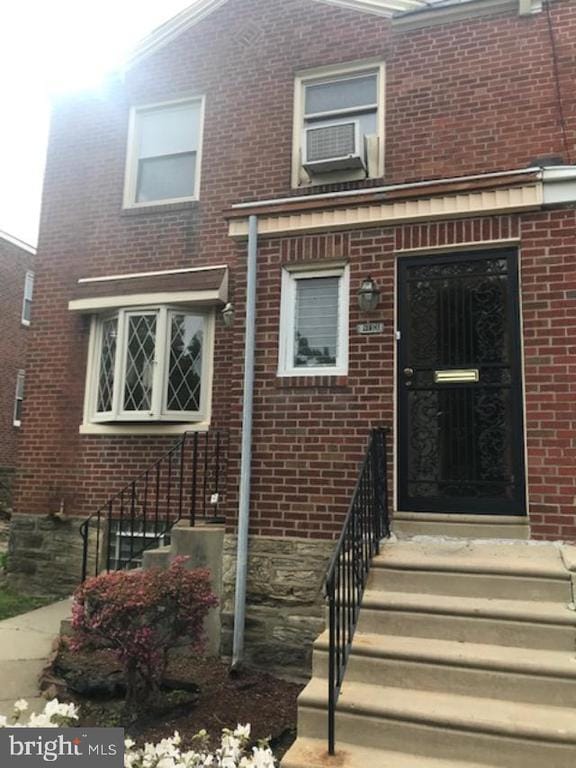 Building Photo - 913 E Upsal St Rental