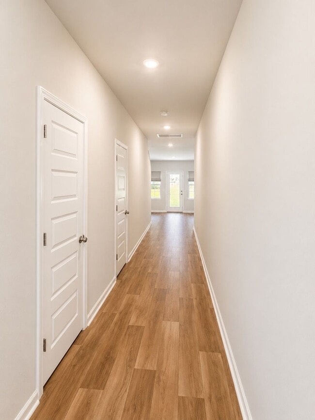 Photo - 256 Agrarian Ave