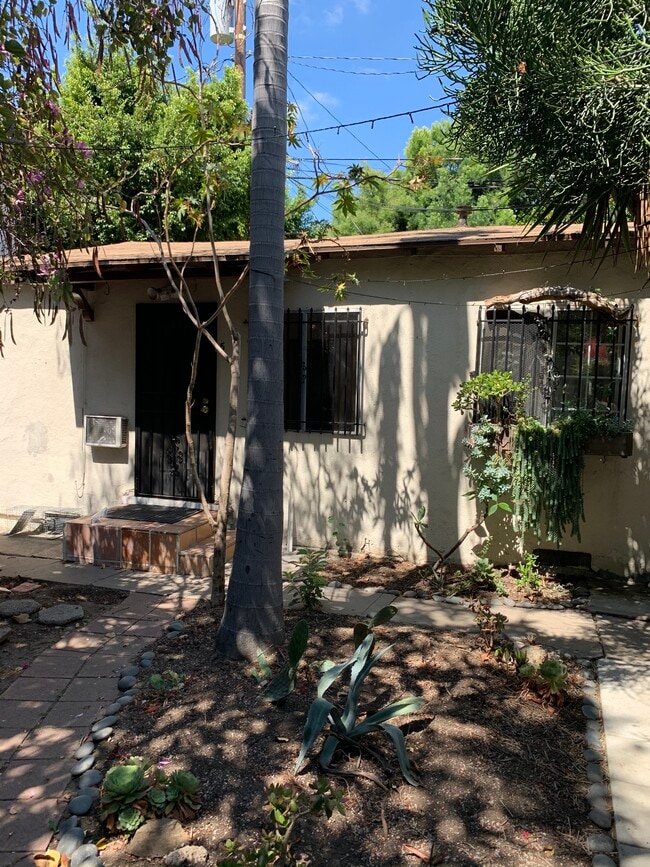 Photo - 1145 N Formosa Ave Apartment Unit 3