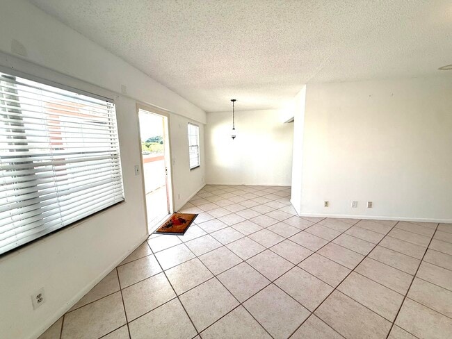 Photo - 124 Preston Way