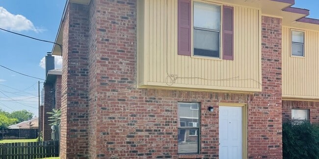 Tudor Lane Townhomes In Irving - 3054 - Tudor Lane Townhomes In Irving - 3054