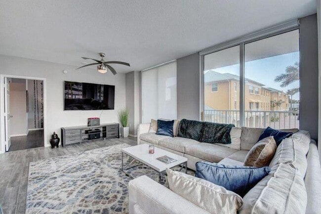 Building Photo - 625 Casa Loma Blvd Unit 202 Rental