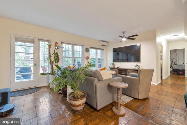 Photo - 3400 Gunston Rd