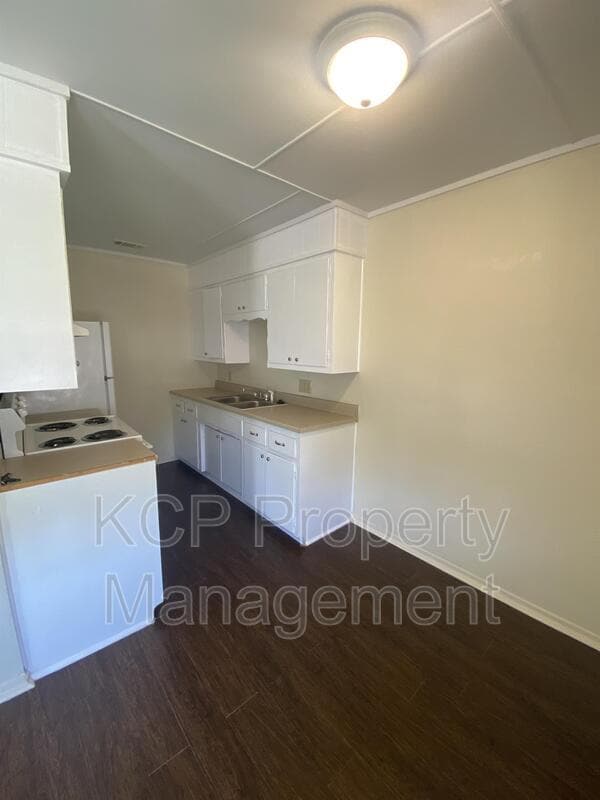 Photo - 1620 S H St