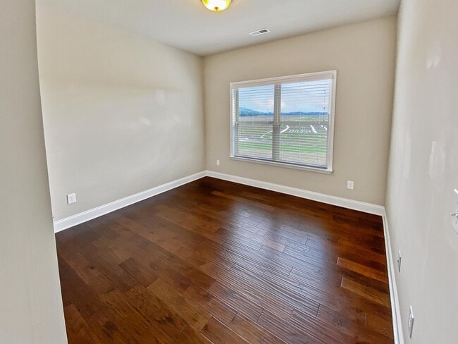 Photo - 3037 Greenway Cir SE