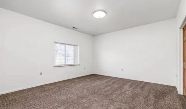 Photo - 621 Twin Valley Dr