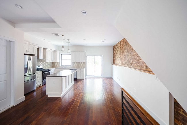 Building Photo - 751 Quincy St