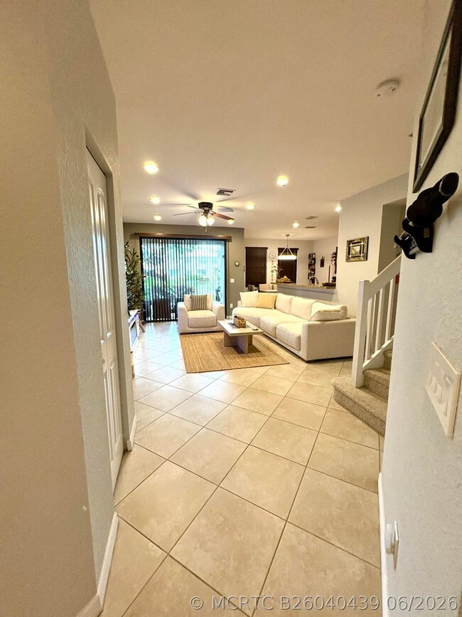 Photo - 167 Gramercy Square Dr