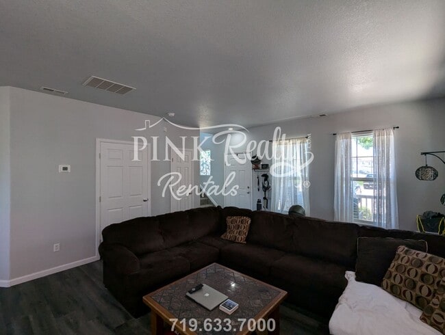 Photo - 2653 Shannara Grove