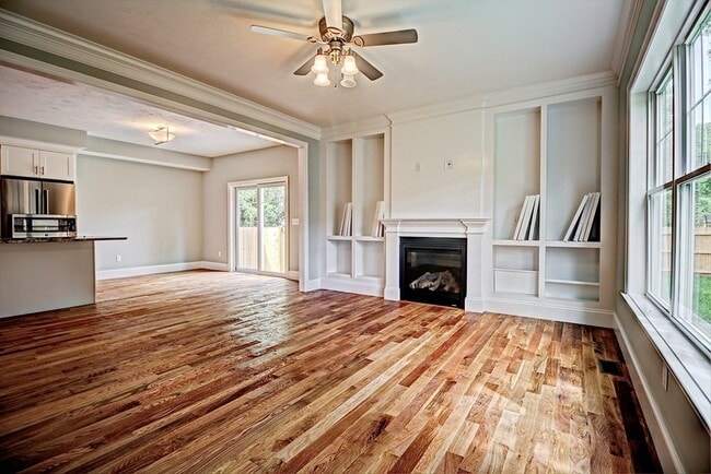 Photo - 167 N Main St