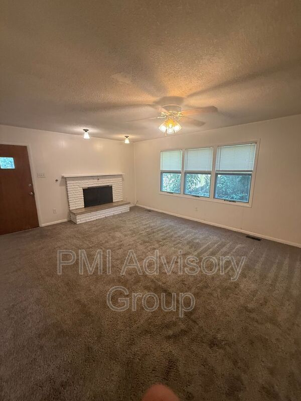 Photo - 1643 SW Knollwood Dr