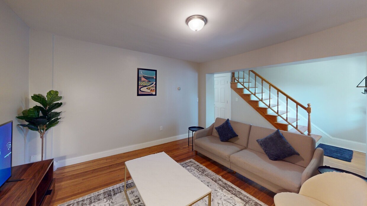 Photo - Private bedroom in 5 bed/1.5 bath Home