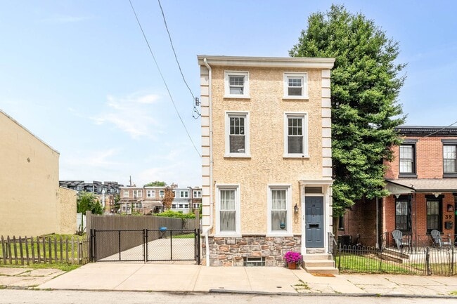Building Photo - Spacious Detached 4BR/2.5BA Home in Mount ...
