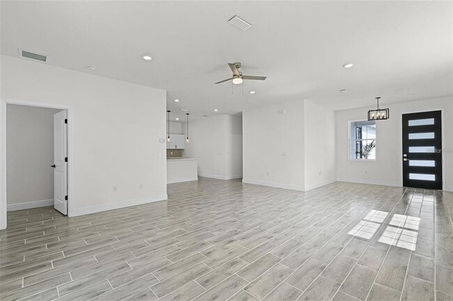 Photo - 2211 Simmons Ave