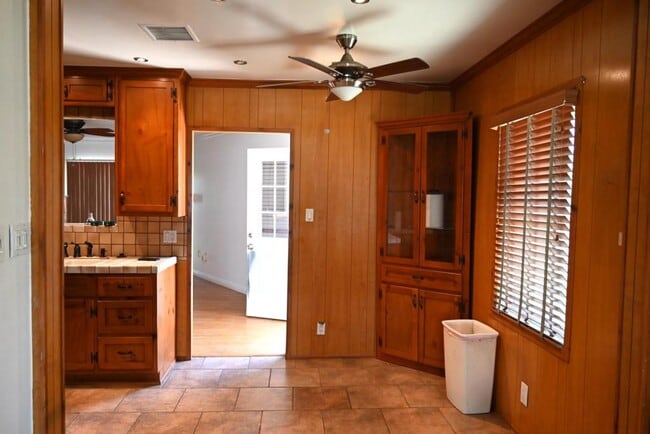 Photo - 1325 W 34th St