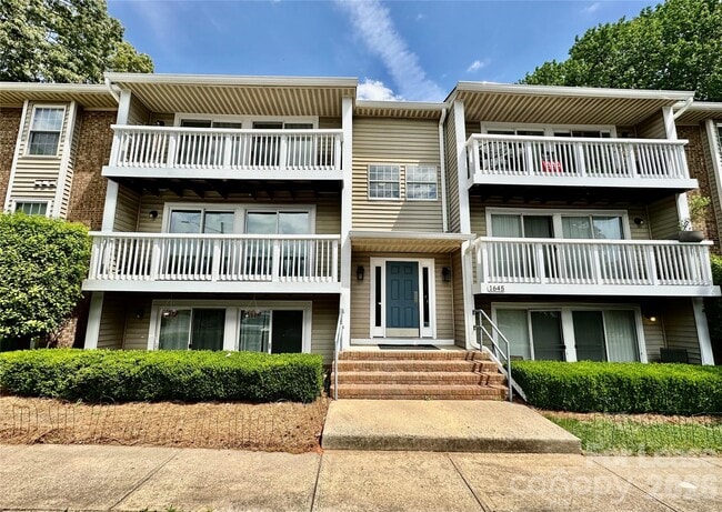 Building Photo - 1645 Arlyn Cir