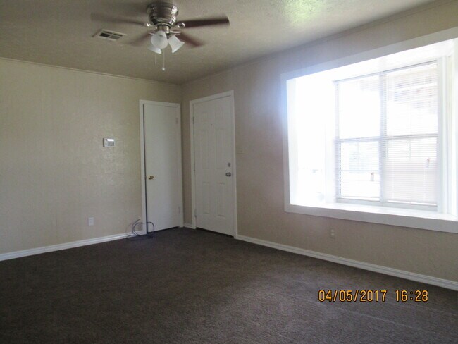 Photo - Pet Friendly :) SECTION 8 ACCEPTED!