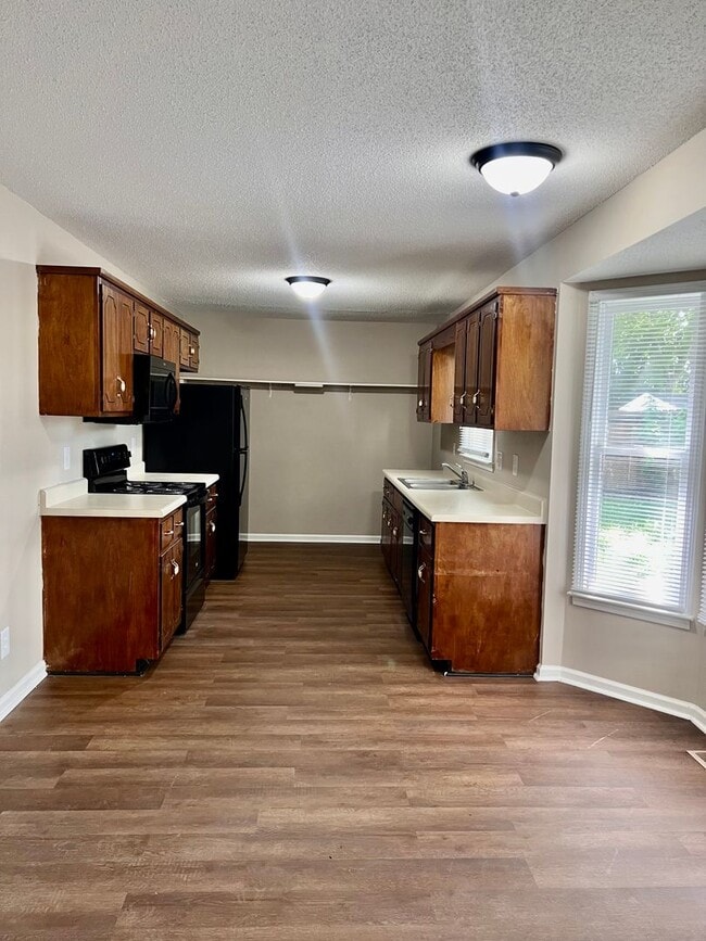 Photo - 3200 S Senseney Cir
