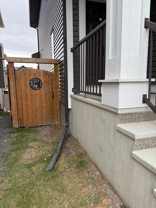 Photo - 83 Evansglen Cir NW