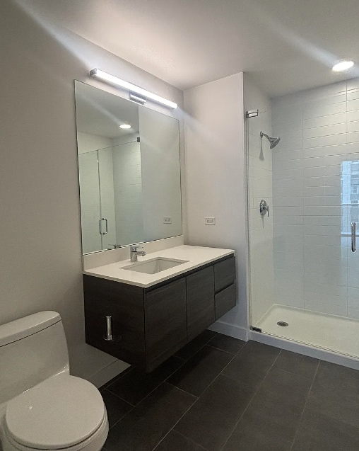 Photo - 225 W Hubbard St