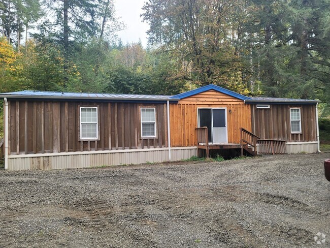 Building Photo - Newly remodeled home on Alsea River