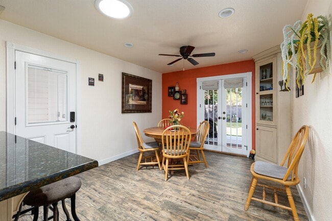 Photo - 1306 W 11th St