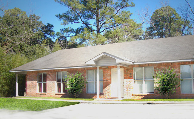 Cedar Court Apartments - Cedar Court Apartments