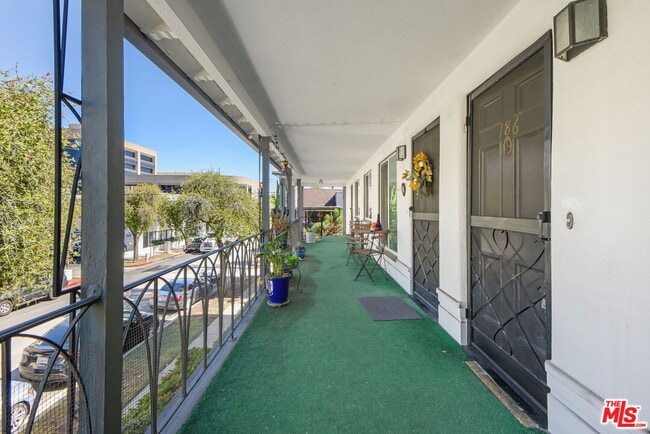 Photo - 186 N Clark Dr