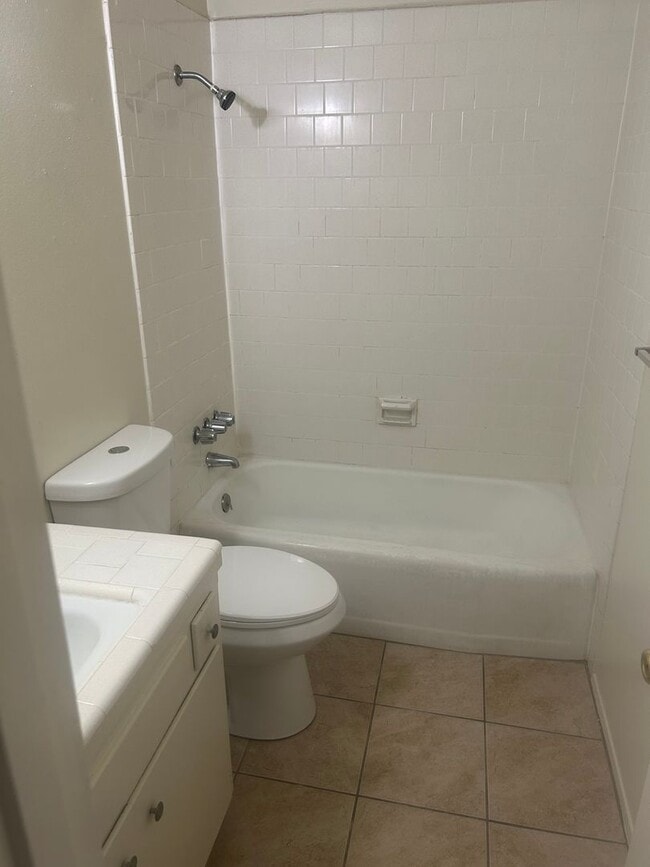 Photo - 112 Garnsey Ave. #A - Apartment Unidad 112A