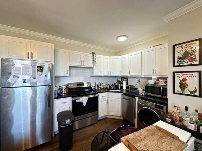 Photo - 3345 N Marshfield Ave Unit 204