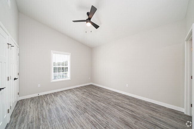 2BR, 2BA - 1,240SF - Vaulted - Primary Bedroom