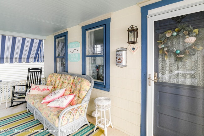 Photo - 87 Embury Ave